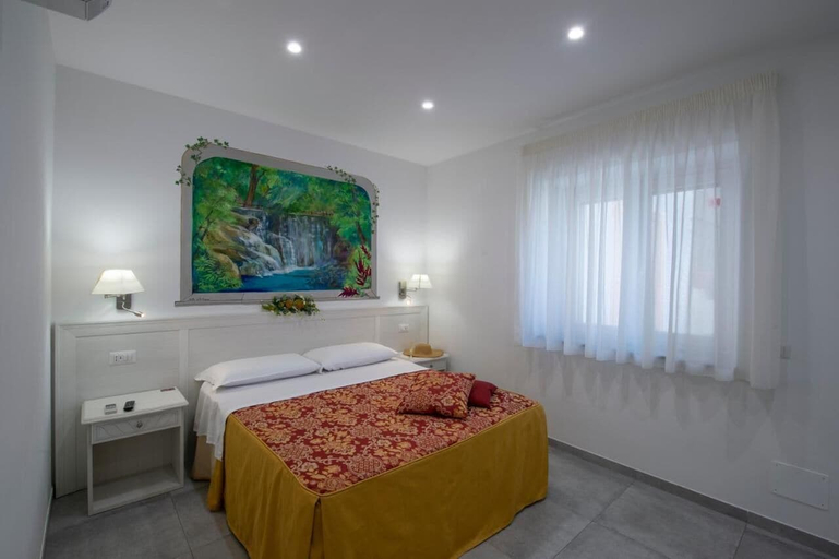 Bedroom 2, L AMARANTO, Napoli