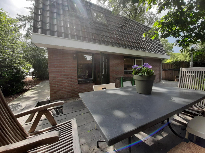 Others 4, Holiday Home in Voorthuizen with Hot Tub, Barneveld