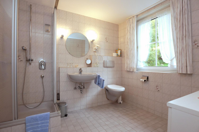 Bathroom 3, Landgasthaus Kurz Hotel & Restaurant am Feldberg - Schwarzwald, Lörrach