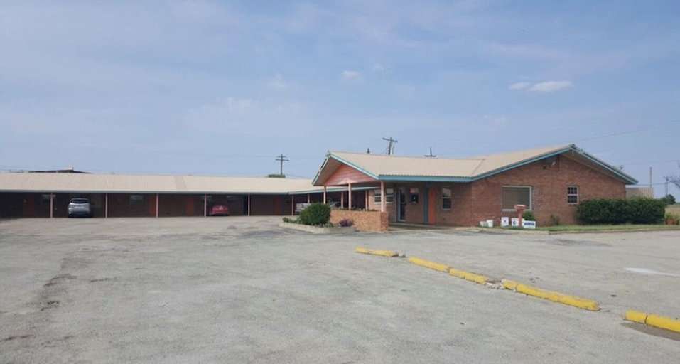 Exterior & Views 2, Budget Inn, Coleman