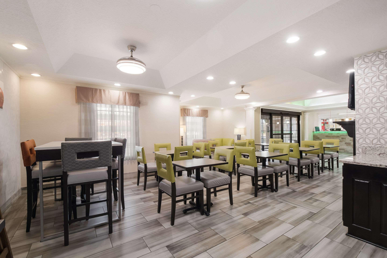 Food & Drinks 5, Quality Inn Alcoa Knoxville, Blount