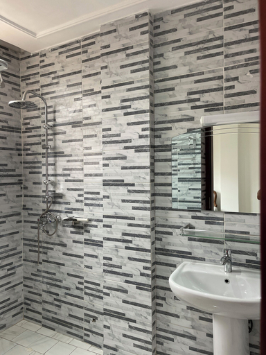 Bathroom 3, MARCY SUITES BASTOS, Mfoundi