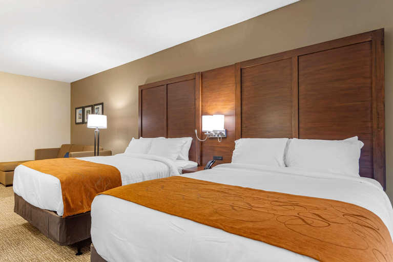 Bedroom 4, Comfort Suites Newnan, Coweta