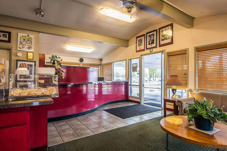 Public Area 2, Rodeway Inn Albany, Linn