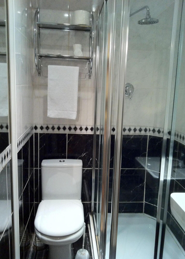 Bathroom 4, Linden House Hotel, London