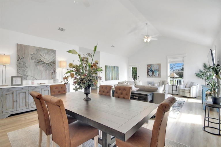 Others 5, Family Retreat, 3br/3ba Bbq, Balcony, Harrison
