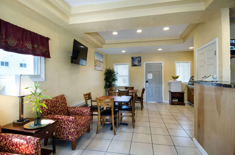 Public Area 2, Econo Lodge West Yarmouth on Cape Cod, Barnstable