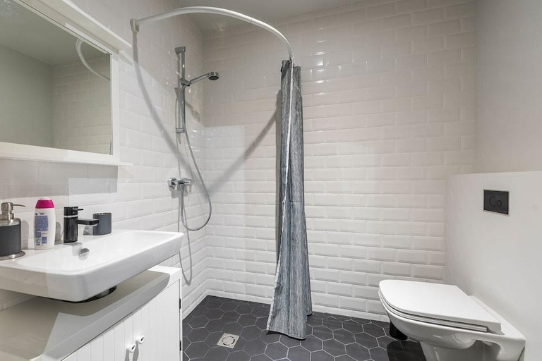 Bathroom, Lighthouse Apartments, Tallinn