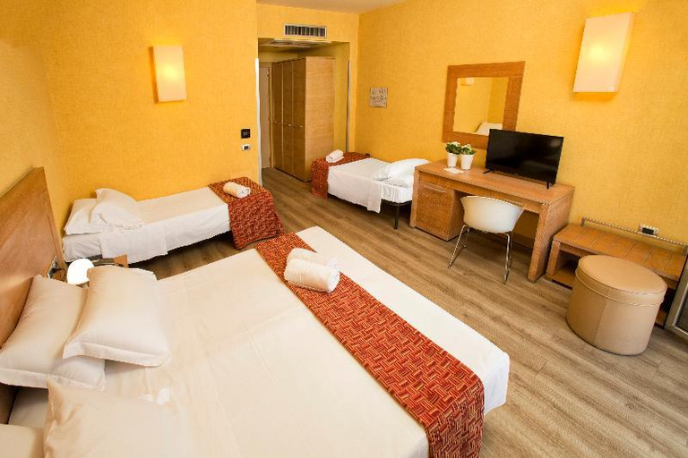 Others 4, Grand Hotel Yachting Palace, Catania