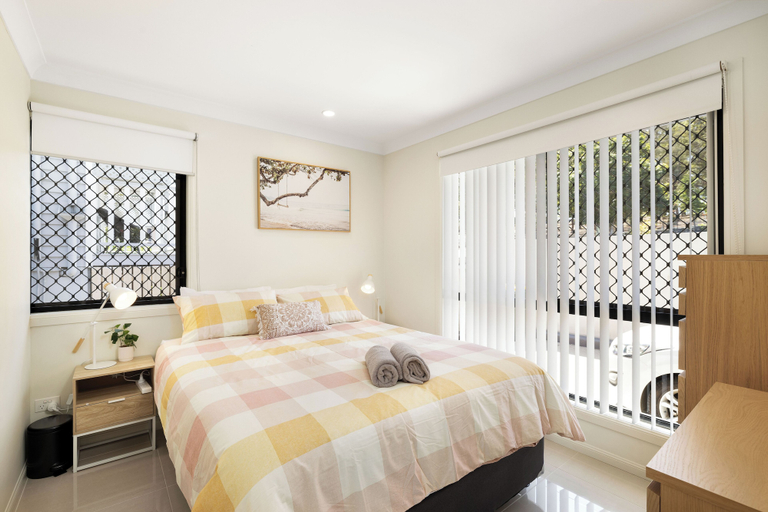 Bedroom 3, Smart Suites Self Check-in Apartments - 144 Dixon, Sunnybank