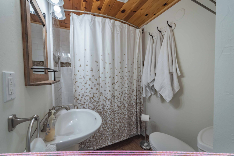 Bathroom, Hidden Acre Vineyard, San Luis Obispo