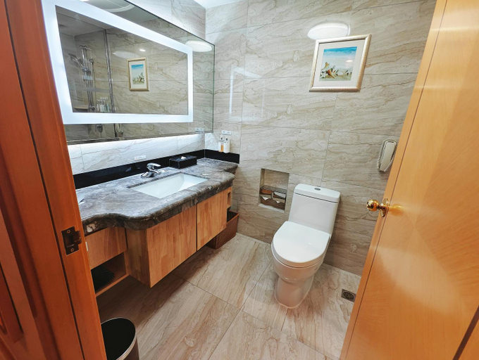 Bathroom 5, Holiday Inn Beijing Chang An West By IHG, Beijing