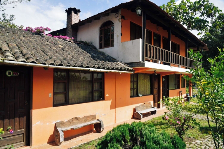 Front of property 4, Las Orquideas Runtun Lodge, Baños