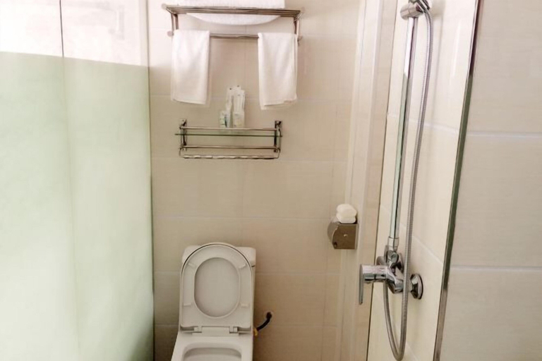Bathroom 3, Taiyuan Jinfuyuan Express Hotel, Taiyuan
