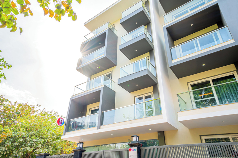 Exterior & Views, Housr Studio Rooms Sector 30 Gurgaon, Gurgaon