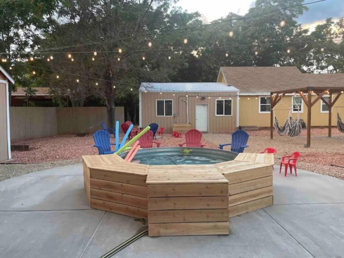 Sport & Beauty 2, Pet-Friendly Basecamp | Hot Tub | Kanab & Zion, Kane