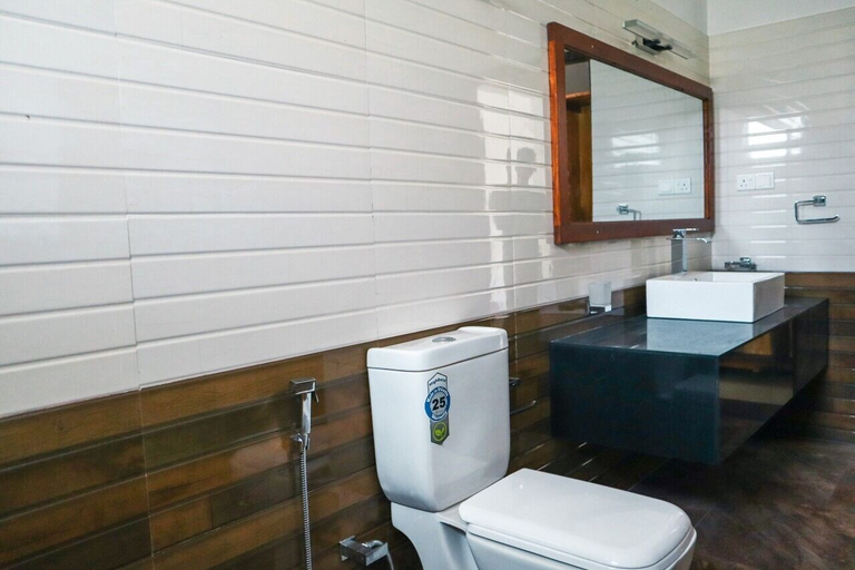 Bathroom 3, Duet hearts, Ella