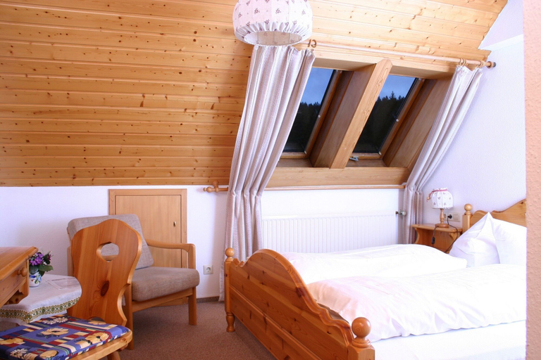 Bedroom 4, Gasthaus Backhof-Helmle, Breisgau-Hochschwarzwald