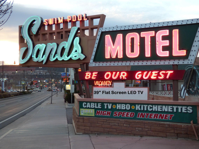 Exterior & Views 2, Sands Motel, Washington
