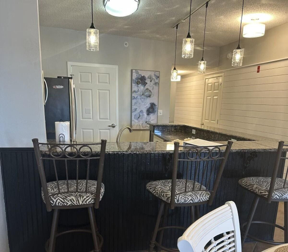 Food & Drinks, Crescent 109, Walton