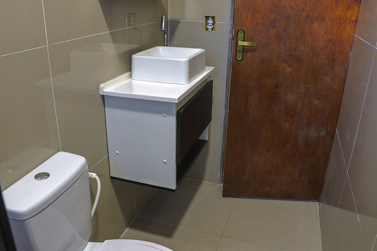 Room 5, Casa Completa com Piscina e Churrasq pet Friendly, Peruíbe