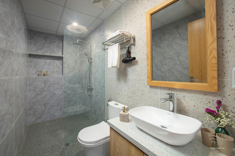 Bathroom 12