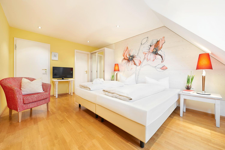Bedroom 3, Landhotel Krone, Breisgau-Hochschwarzwald