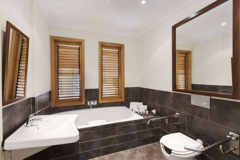 Bathroom 11