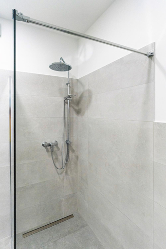 Bathroom 2, Flora Comfort Inn, Oberhausen