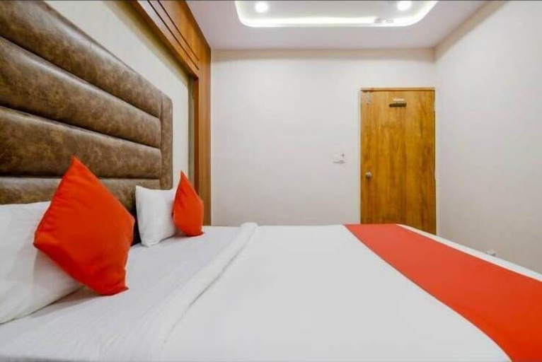 Bedroom 3, HOTEL SAFARI INN C G ROAD, Ahmadabad