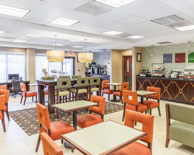 Food & Drinks 5, Comfort Inn Near Quantico Main Gate North, Prince William