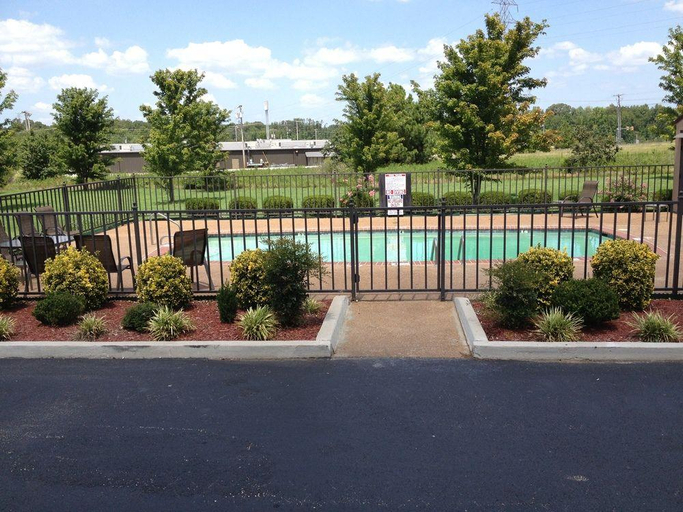 Exterior & Views 2, Comfort Inn, Madison
