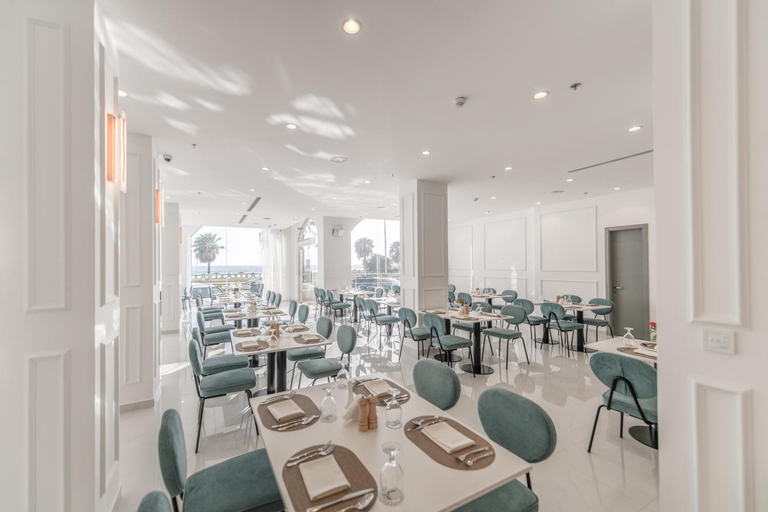 Restaurant 4, Neema Hotel apartment