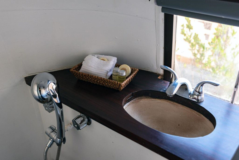 Bathroom, Valley Nomads, Ensenada