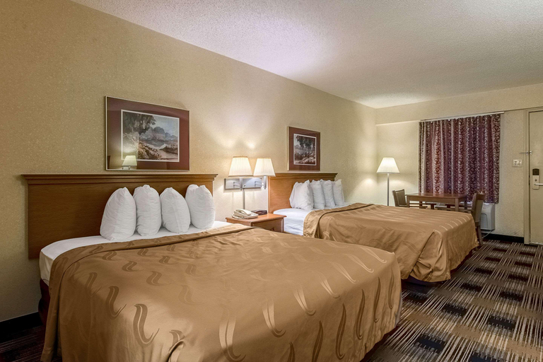 Bedroom 3, Quality Inn Oakwood, Hall