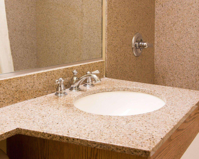 Bathroom 4, Econo Lodge Portland Downtown, Multnomah