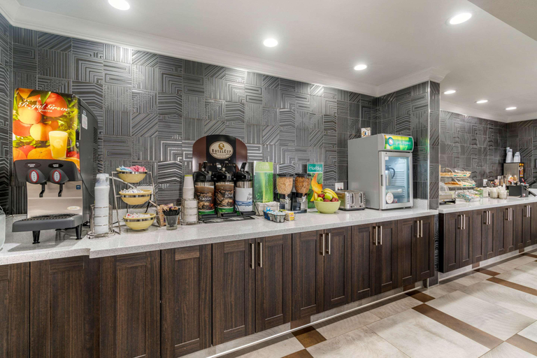 Food & Drinks 5, Quality Inn & Suites Vacaville, Solano