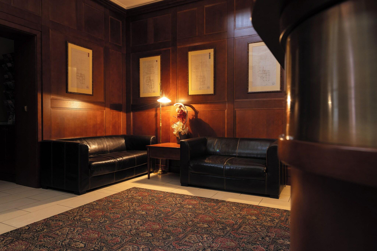 Public Area, Villa, Praha 3