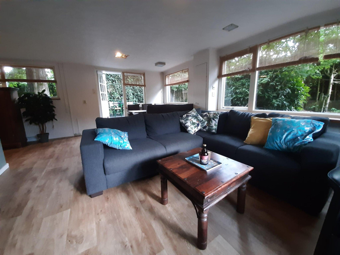 Others 3, Holiday Home in Voorthuizen with Hot Tub, Barneveld