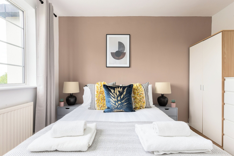 Bedroom 2, The Chiswick Collection, London