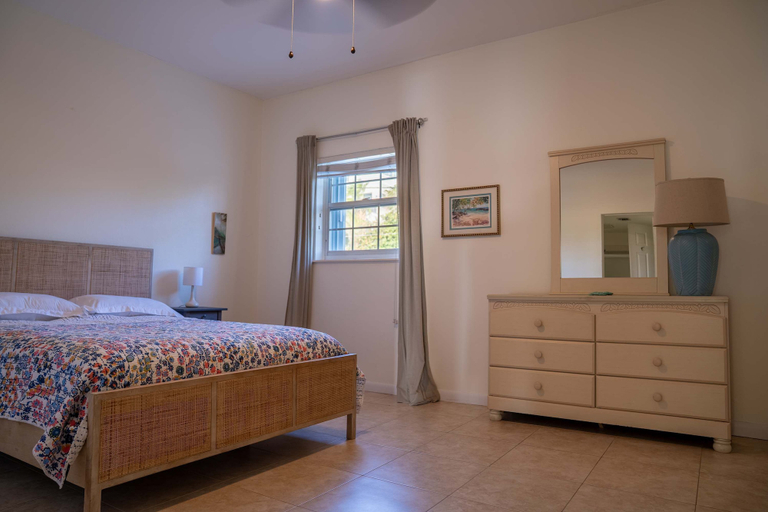 Room 4, NEW Oceanfront Condo in George Town