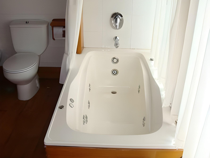 Bathroom 3, Rotui Cabana, Lacar
