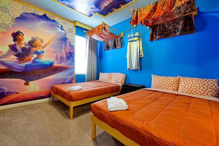 Room 2, Luxury and Sophisticated 15 BR Ensuite, Osceola