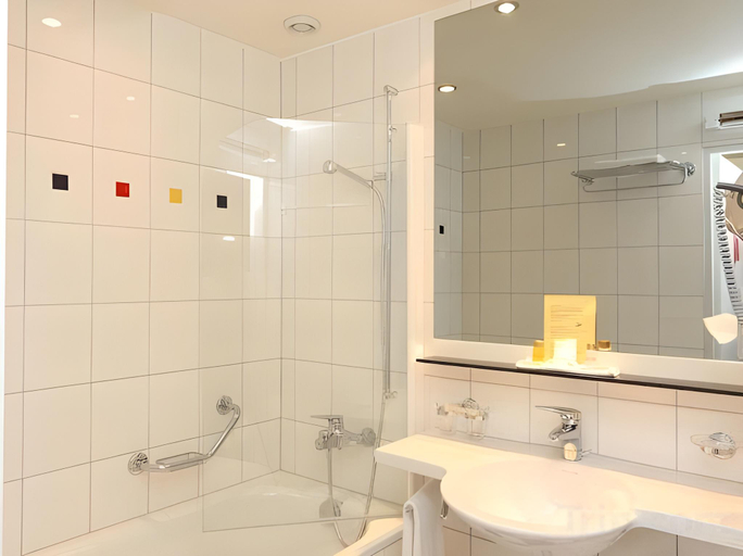 Bathroom 5, Hotel Metropol Basel, Basel