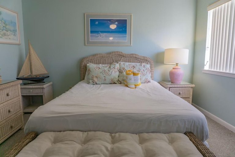 Bedroom, Blue Surf 2, Walton