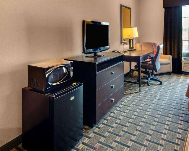 Bedroom 3, Comfort Inn & Suites Paris, Lamar