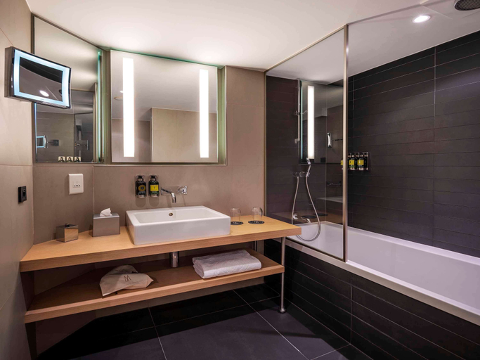 Bathroom 4, Le Louise Hotel Brussels - MGallery, Bruxelles