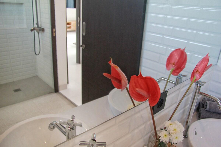 Bathroom 4, Villa Jturi - Enjoy Sunsets at 2BR w/Pool Nusa Dua, Badung