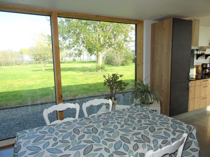 Others 3, Holiday Home on Goelo Coast with Sea Views, Côtes-d'Armor