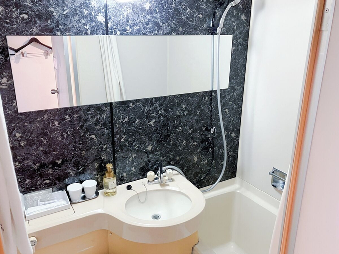 Bathroom 4, HOTEL LiVEMAX BUDGET Chofu-Ekimae, Chōfu
